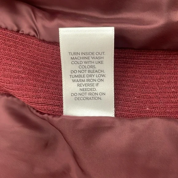 Shiny burgundy vest - Picture 4 of 6